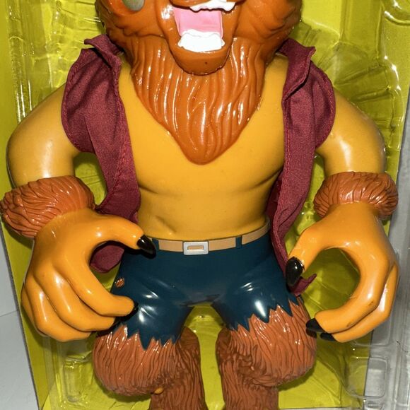 MANLEY TOY QUEST STRETCH SCREAMERS ELECTRONIC 14" WOLFMAN WITH BOX - Picture 4 of 16